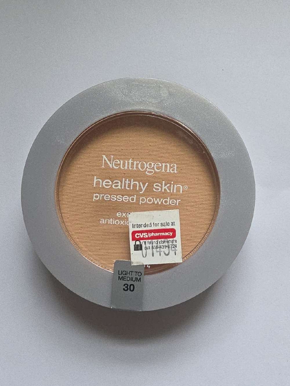 3 FOR $9 SEE DETAILS Neutrogena Pressed Face Powder LIGHT TO MEDIUM 30